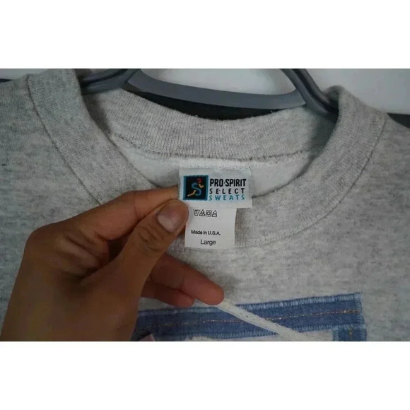 Vintage Sweatshirt 90s Gray Artistic Design Women's Large #637 - Picture 6 of 8